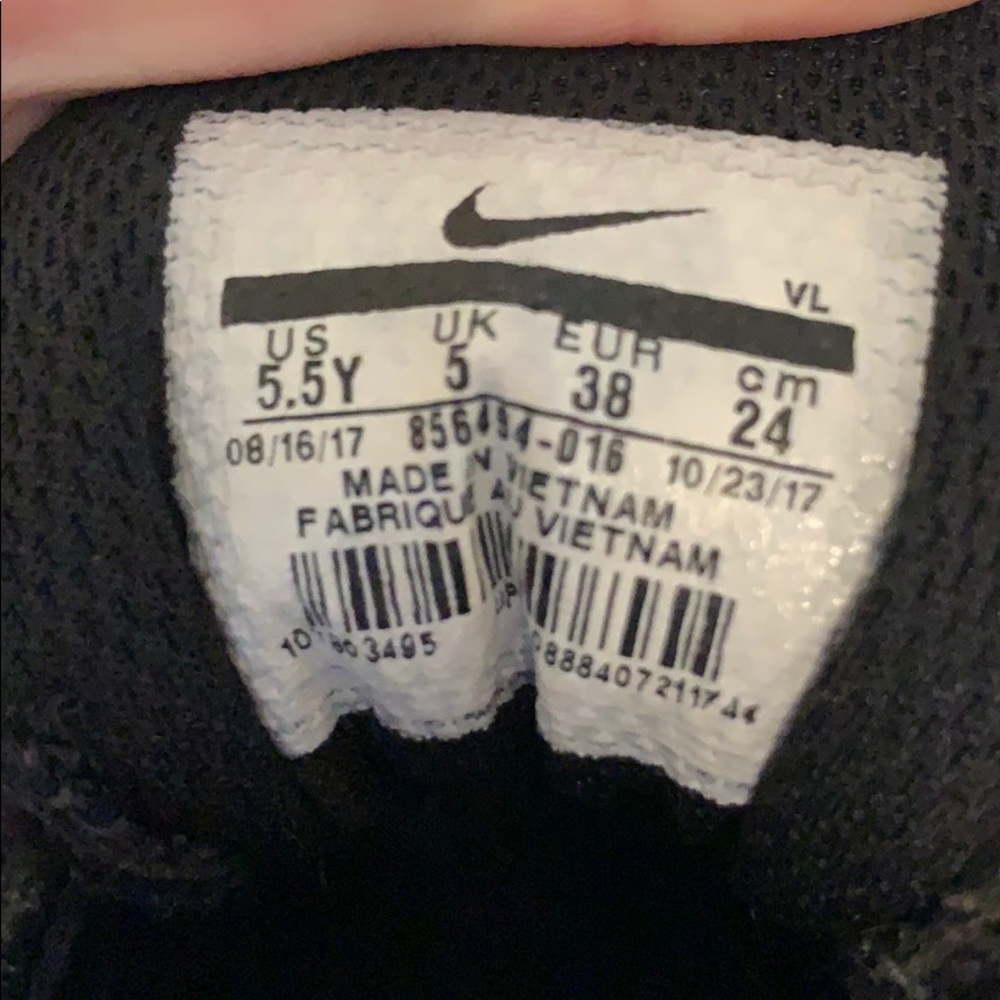 Nike soccer cleats - Picture 5 of 5